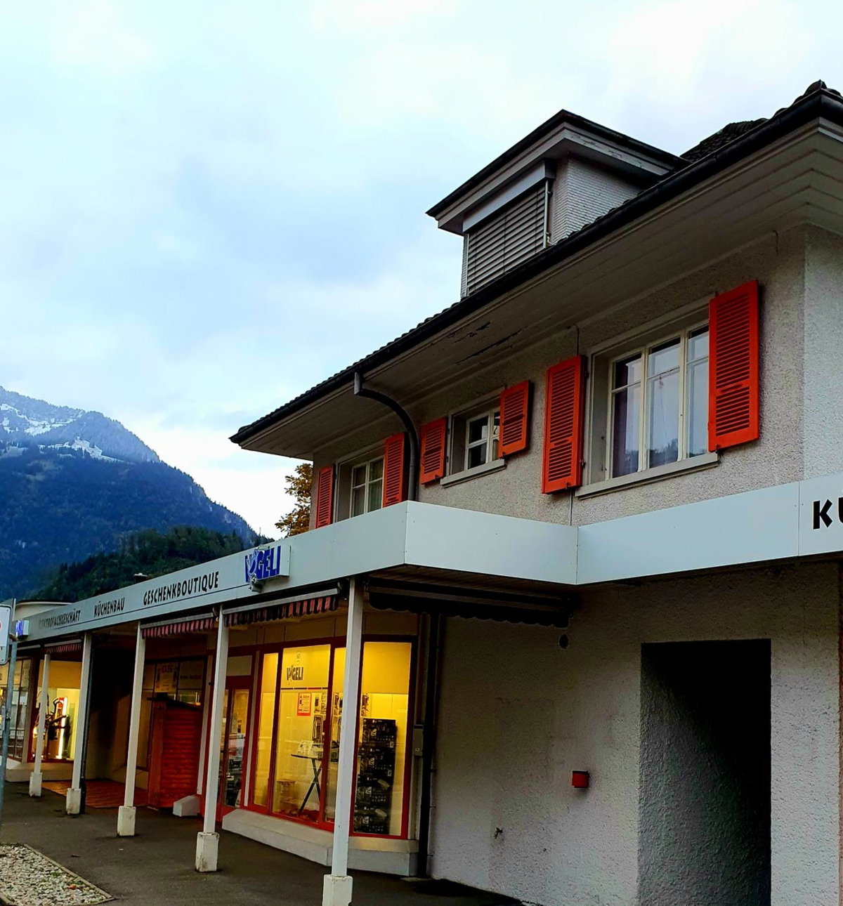 Bahnhof West Apartments, Switzerland