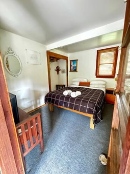 Waiheke Island Guesthouse, Ostend, New Zealand