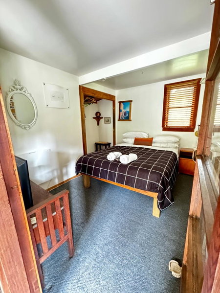 Waiheke Island Guesthouse, Ostend, New Zealand