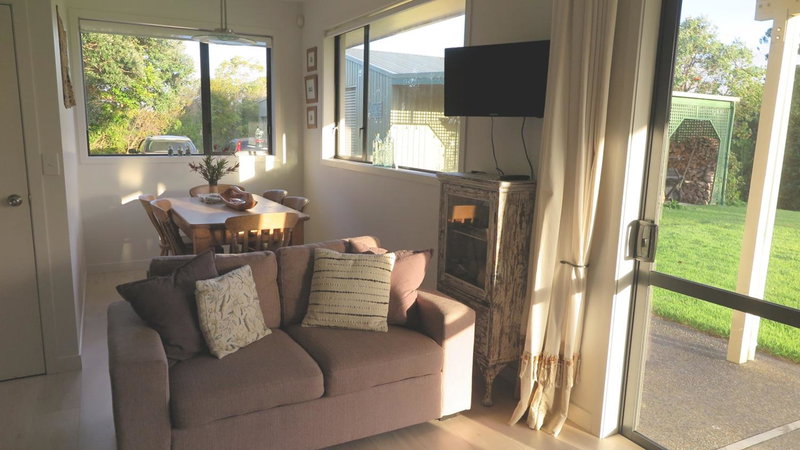 Kaka Lodge at Kotare House, Tawharanui, New Zealand