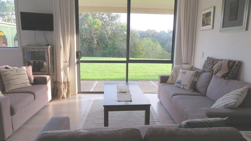 Kaka Lodge at Kotare House, Tawharanui, New Zealand