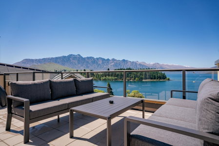 3-bedroom Penthouse Apartment with Spa - The Beacon 1002, Queenstown, New Zealand