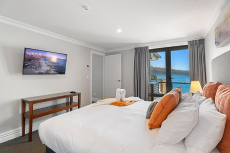3-bedroom Penthouse Apartment with Spa - The Beacon 1002, Queenstown, New Zealand