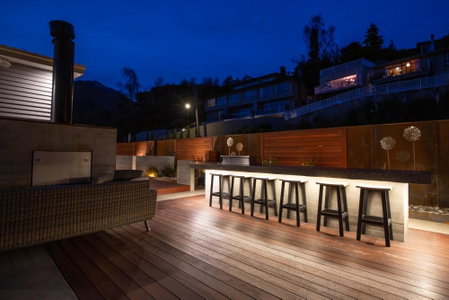 Centrally Located - Hot Tub & Amazing Outside Area, Queenstown, New Zealand