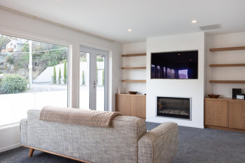 Centrally Located - Hot Tub & Amazing Outside Area, Queenstown, New Zealand