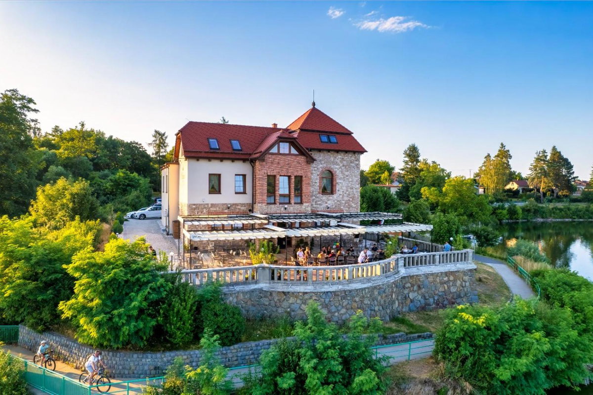 Hotel · Hotel Plumlov, Mostkovice