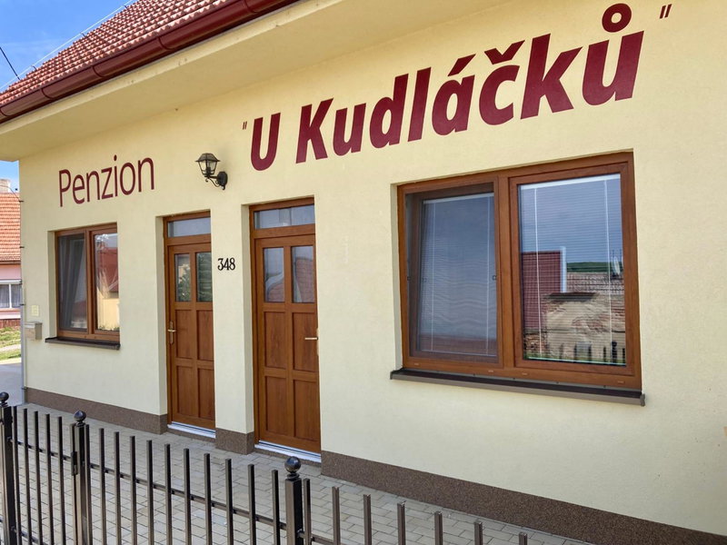 Apartmány s klimatizací - Penzion U Kudláčků Pouzdřany, Pouzdřany, Czechia