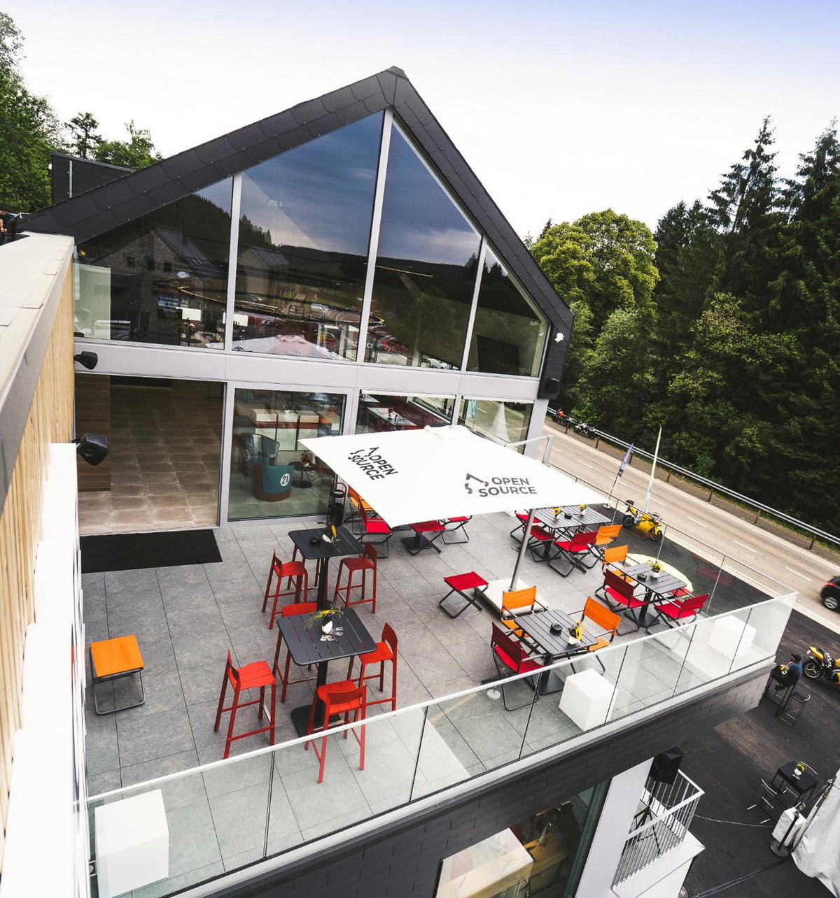 Open Source à l'entrée du Circuit!, Бельгия