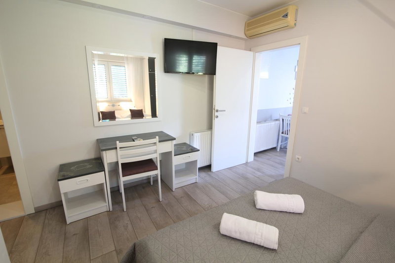 Apartments Viola, Tučepi, Croatia