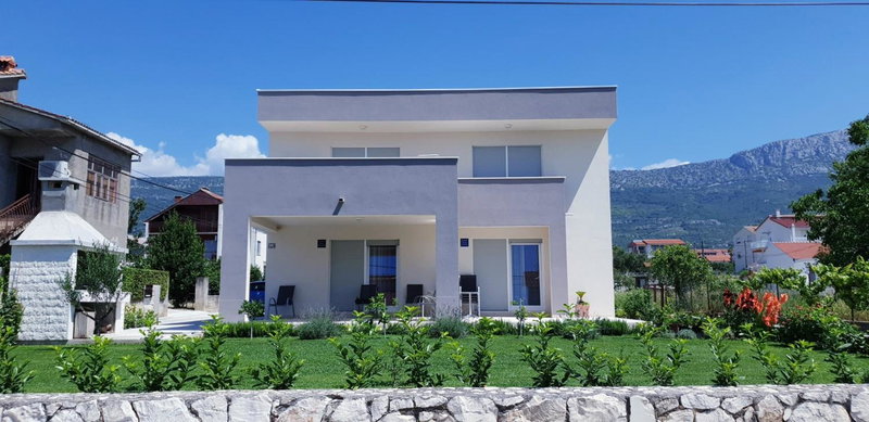 Navi, Kaštela, Croatia