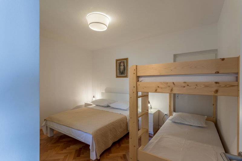 Apartments Drago Kovačić, Omiš, Croatia
