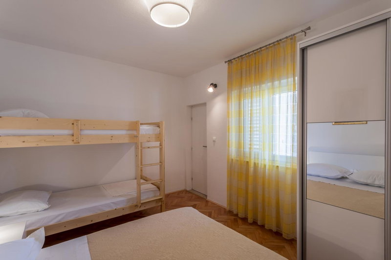 Apartments Drago Kovačić, Omiš, Croatia