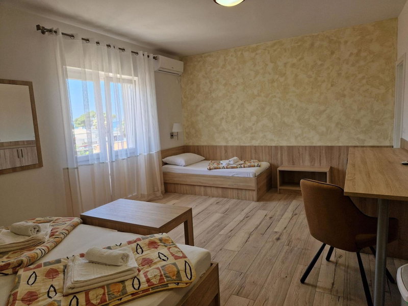 Apartment and Rooms Amenka, Novalja, Croatia