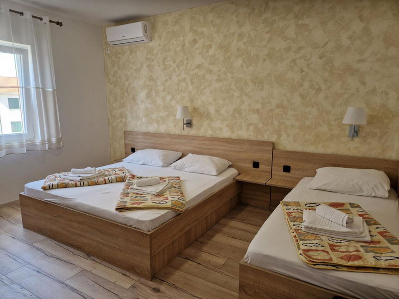 Apartment and Rooms Amenka, Novalja, Croatia