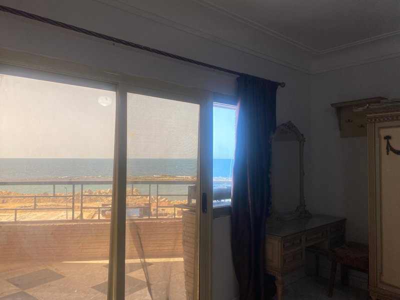 شقه مميزه علي البحر مباشره للعائلات فقط ميامي اسكندريه, Alexandria, Egypt