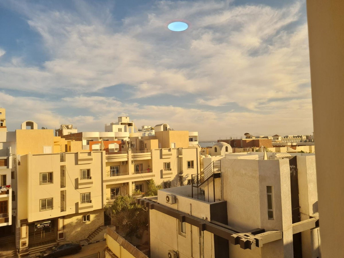 Hurghada Appartment front of dream beach, Египет