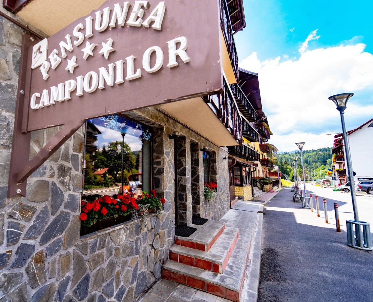 Pensiunea Campionilor, Romania