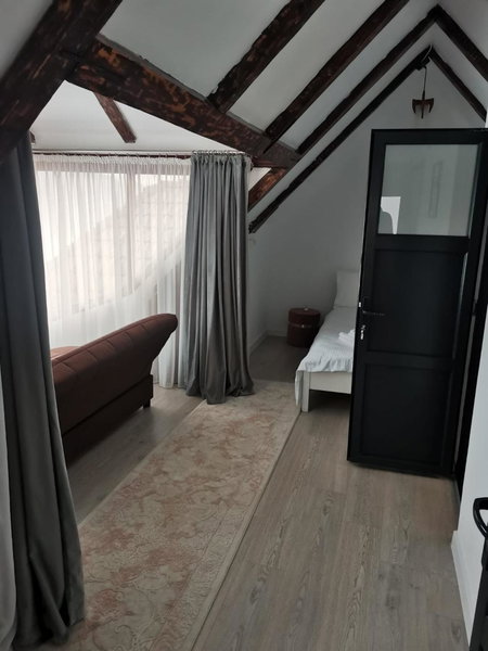 Casa Dorin, Orşova, Romania