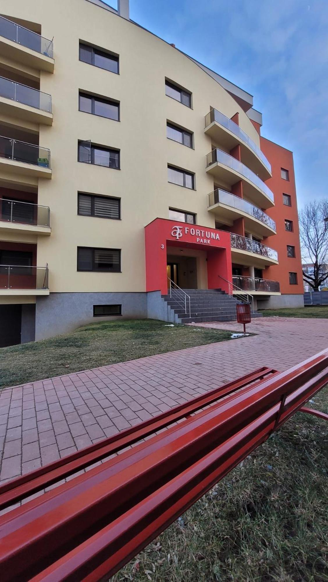 Hotel · Fortuna Park Apartman, Sfântu-Gheorghe