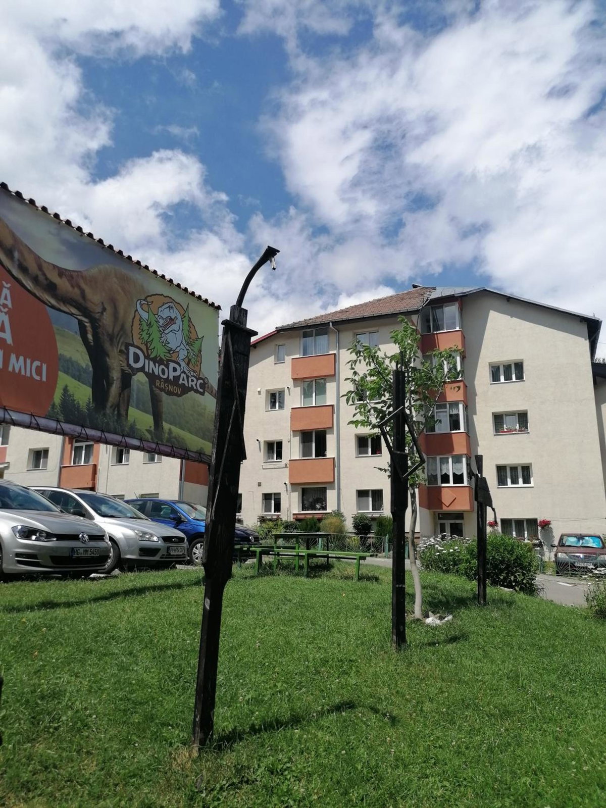 Apartamentul ALB, Romania