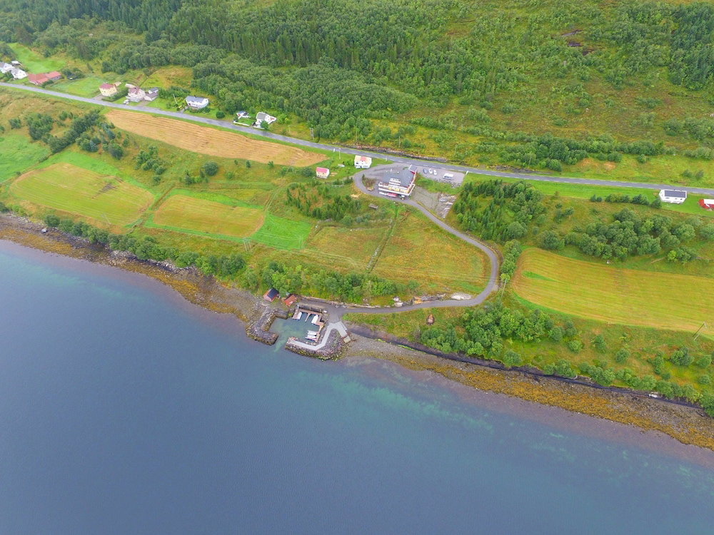 Hotel · Fiskesenter Birkeland, Vestnes
