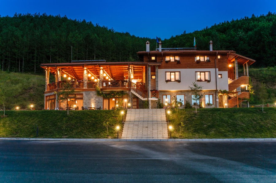 Alpine Garden Hotel (Trayanovi Dvori), Simitli, Bulgaria