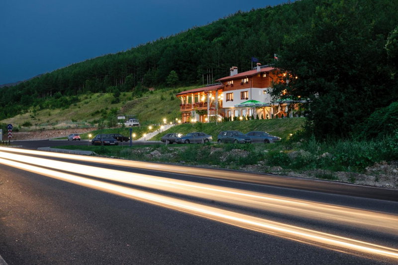 Alpine Garden Hotel (Trayanovi Dvori), Simitli, Bulgaria