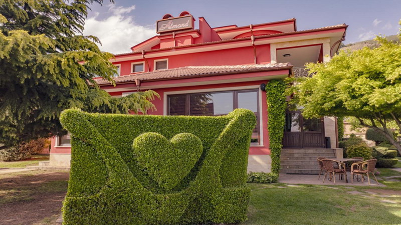Hotel-restaurant Almond, Karlovo, Bulgaria