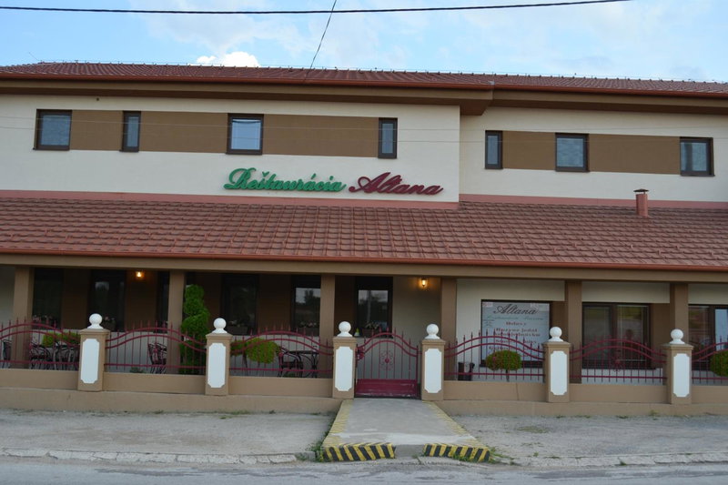 Reštaurácia-penzión ALTANA, Ludanice, Slovakia