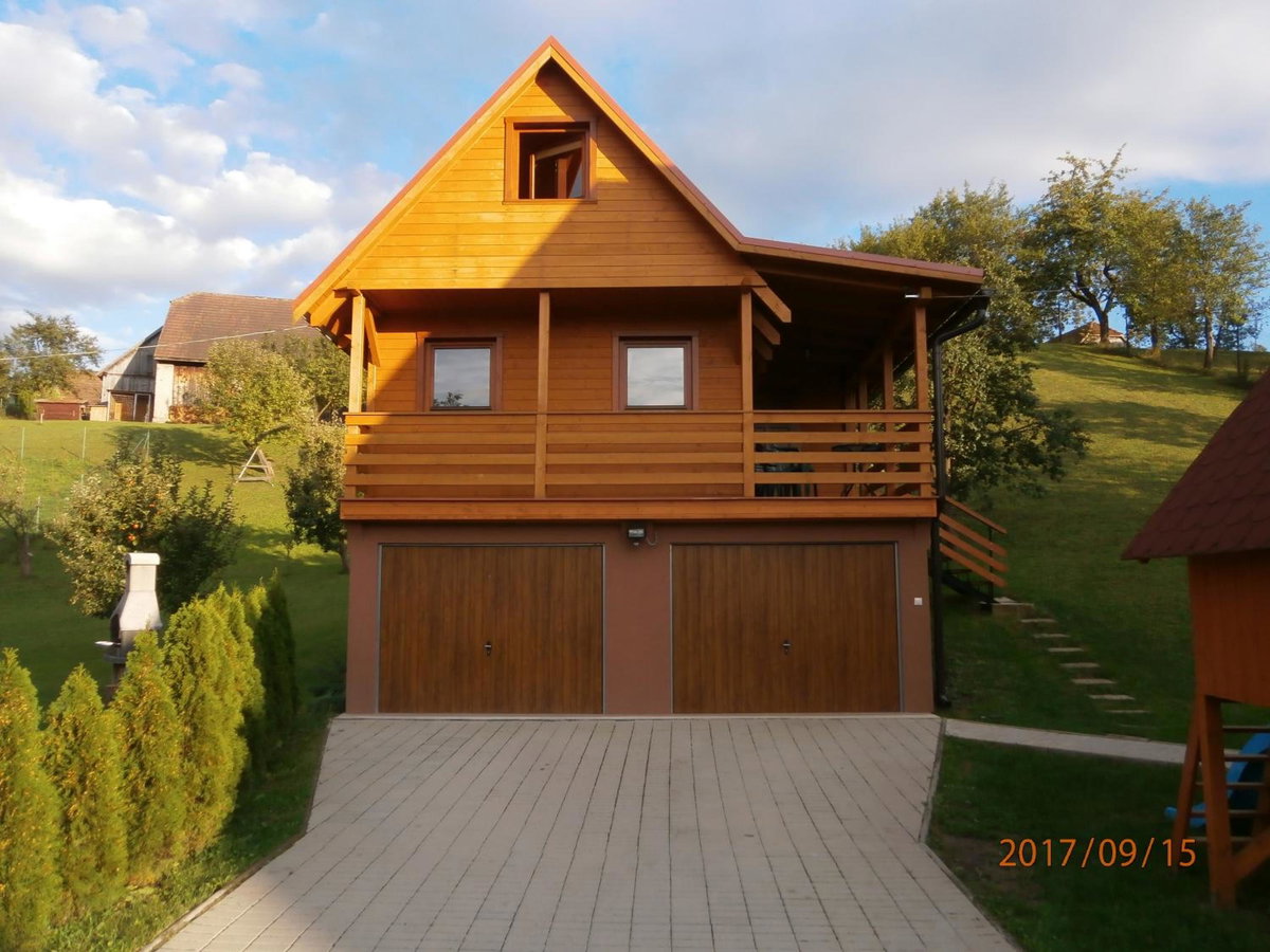 Hotel · Zrubovy dom Silvia, Trstené