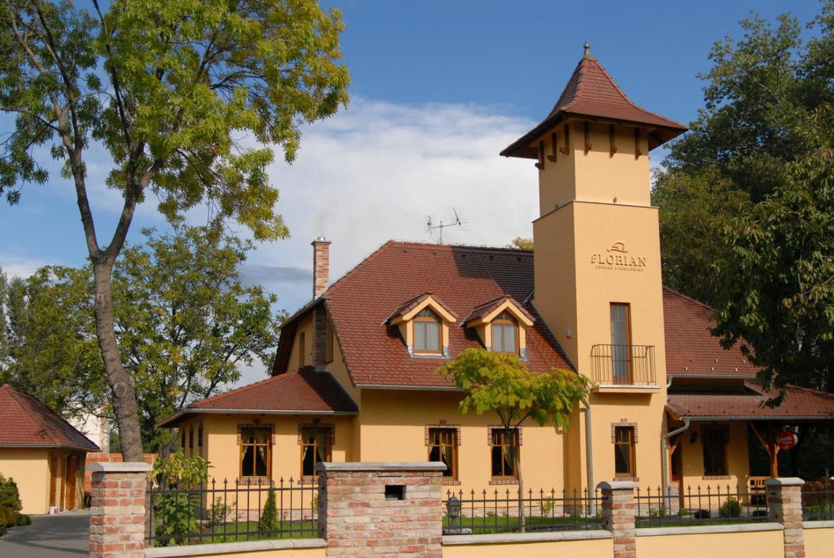 Hotel · St. Florian Restaurant & Pension, Vrakúň