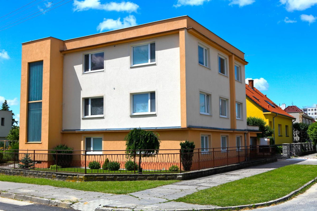 Villa Paris, Slovakia