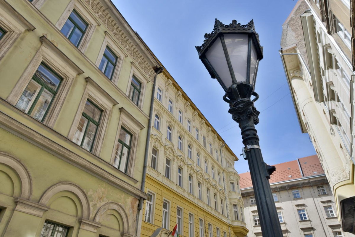 S23, Hungary