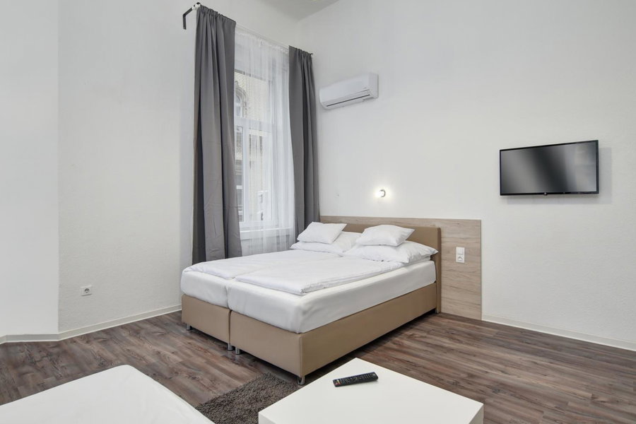Heart of Downtown Apartment, Budapest, Hungary