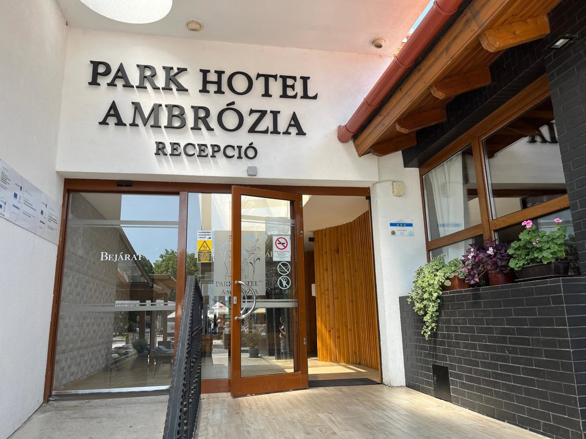 Park Hotel Ambrózia, Hungary