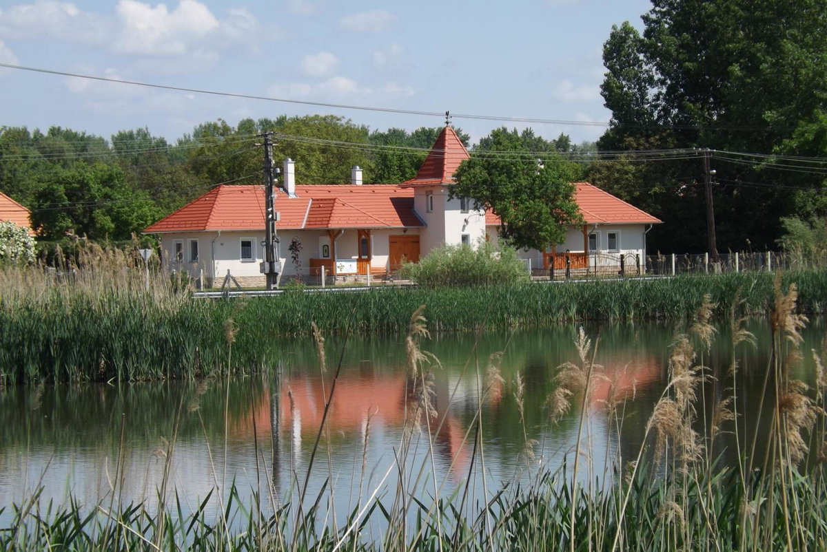 Hotel · Nagybajcsi Körtefa Vendégház, Nagybajcs
