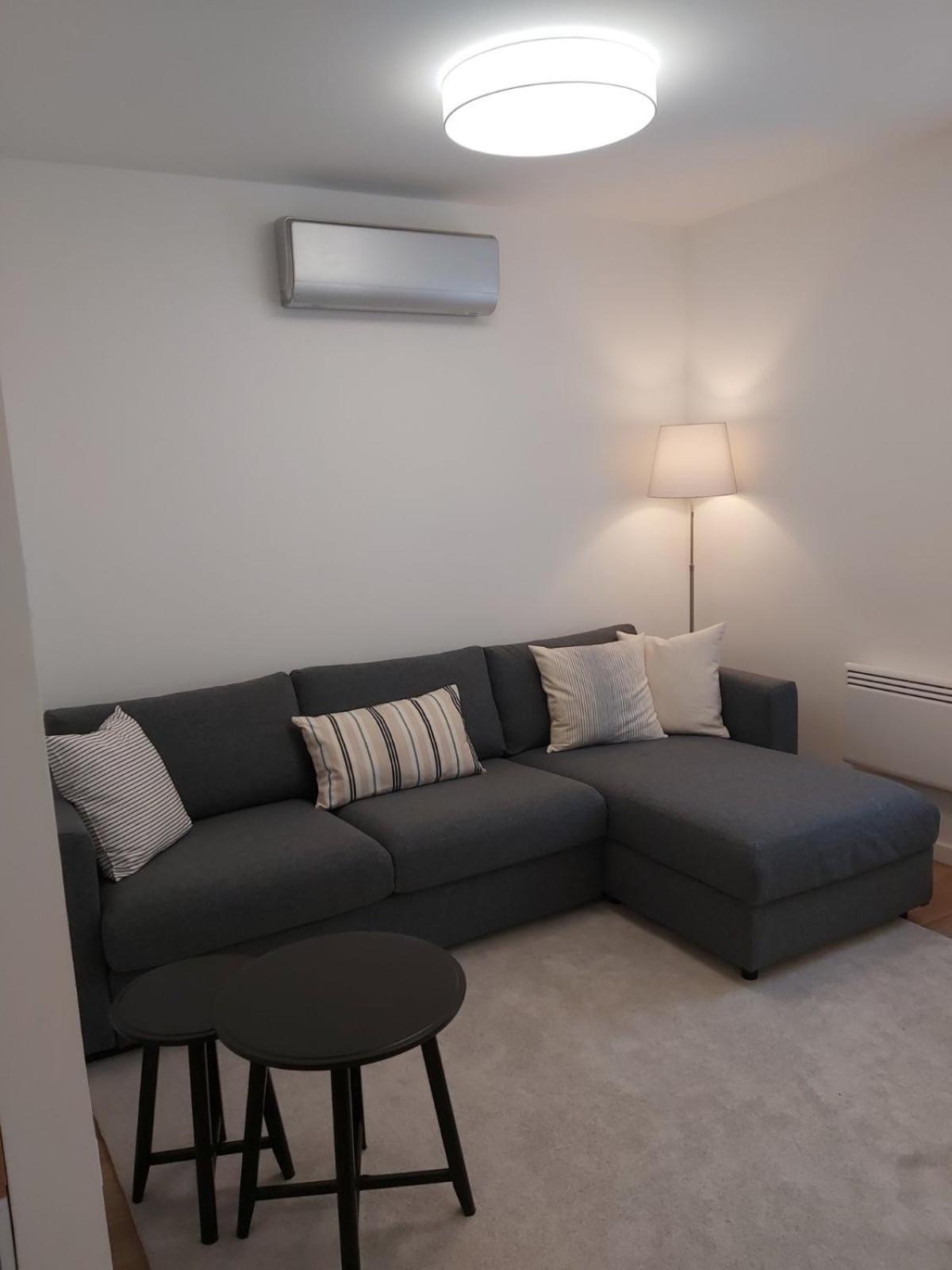 Hello apartman, Hungary