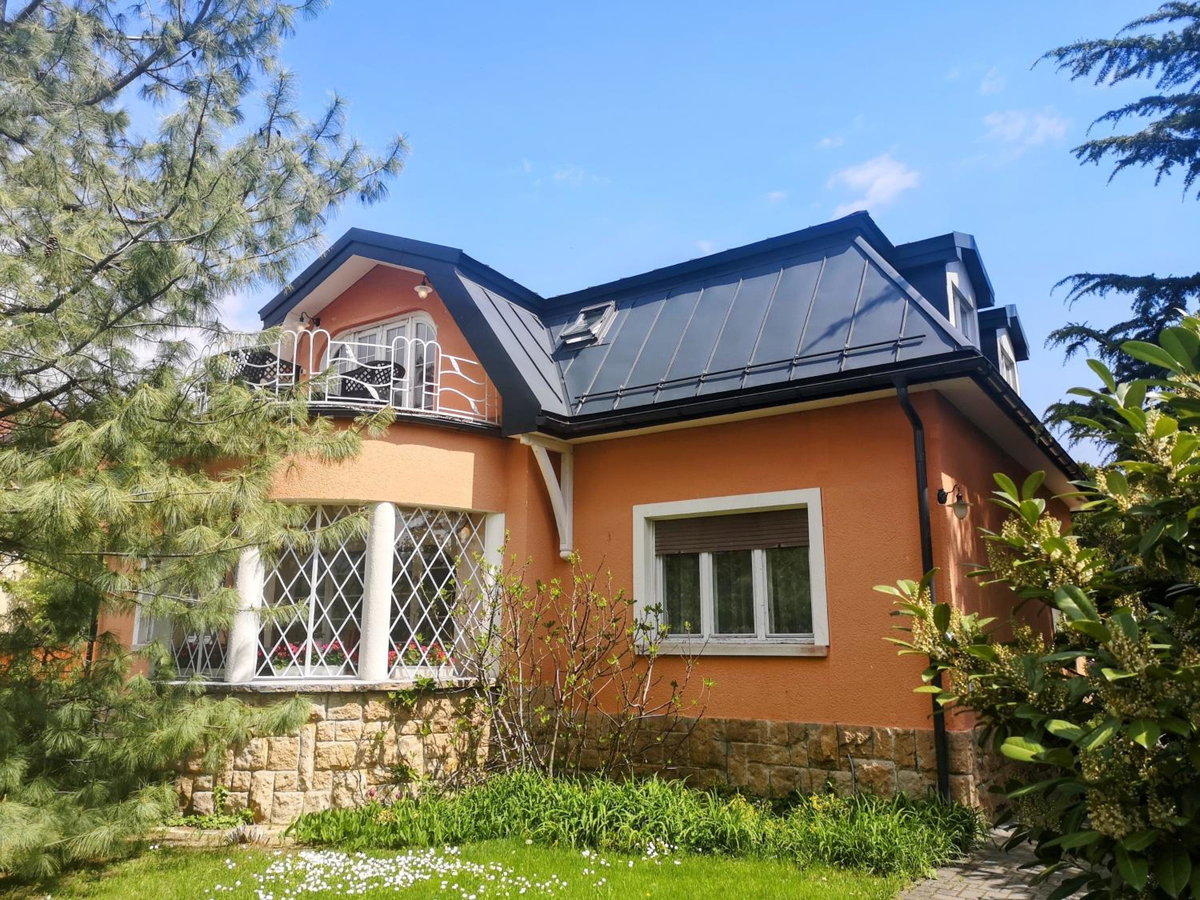 Hotel · Kikelet Villa, Dunakeszi