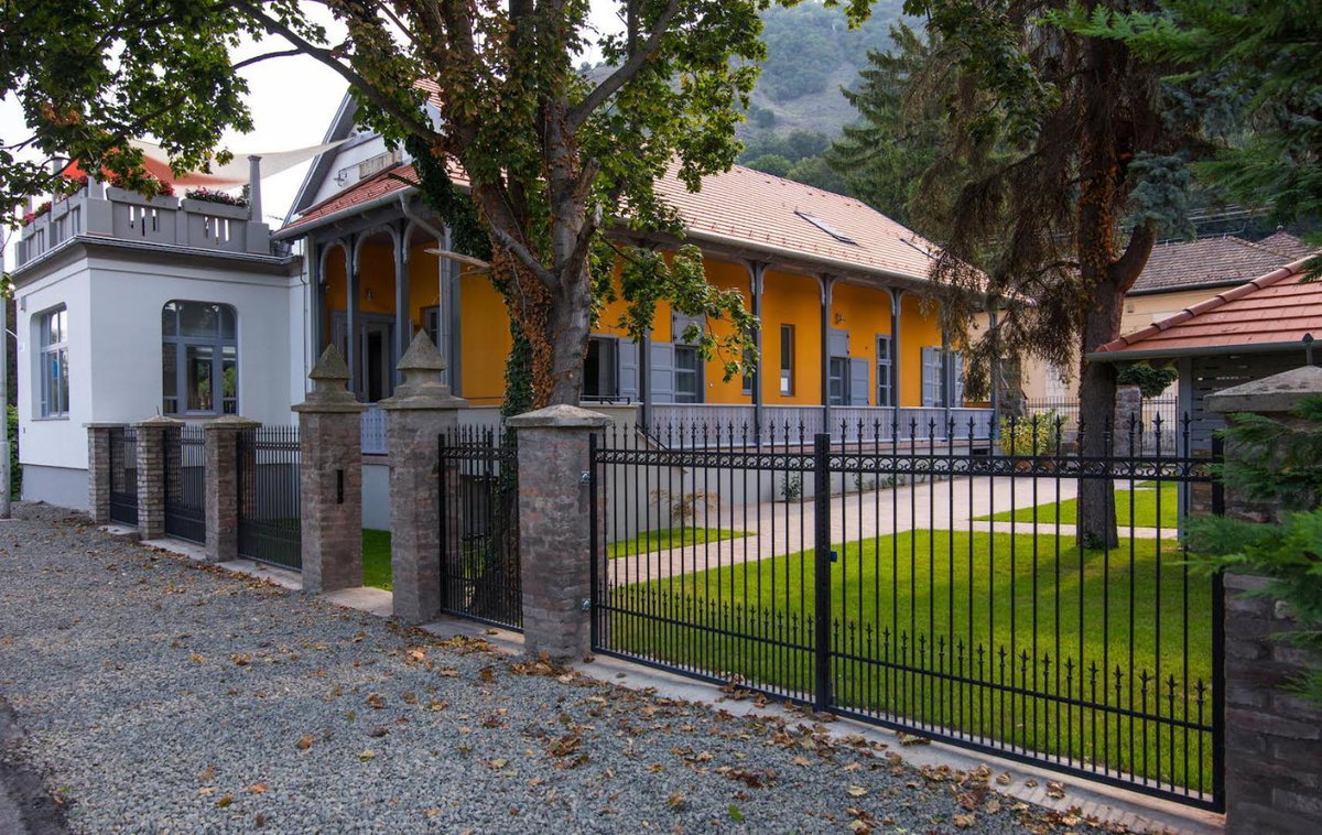 Hotel · Anna Vendégház, Visegrád