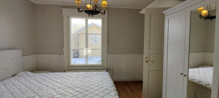 Kirstulan Kartanon päärakennuksen upea päätyhuoneisto, Hämeenlinna, Finland