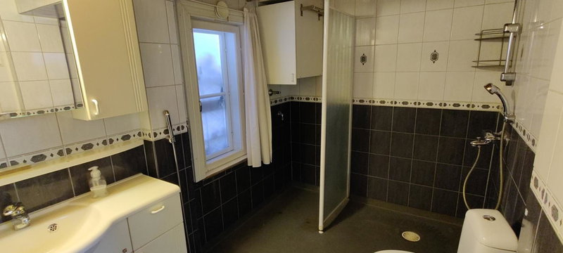 Kirstulan Kartanon päärakennuksen upea päätyhuoneisto, Hämeenlinna, Finland