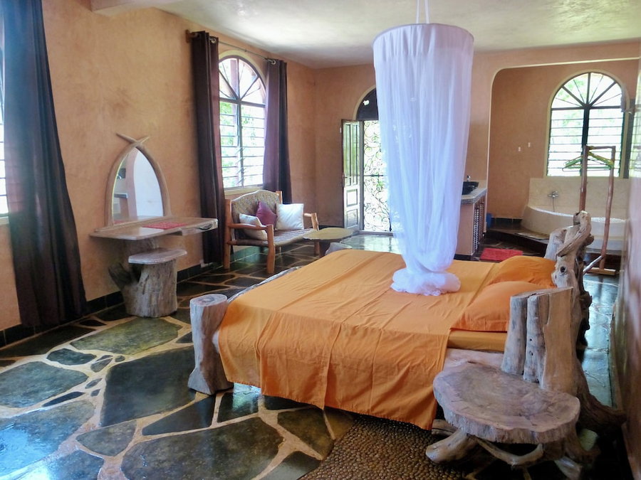Room in Guest Room - Dolphin Suite 40 m2 in Villa 560 m2, Indian Ocean View, Shimoni, Kenya
