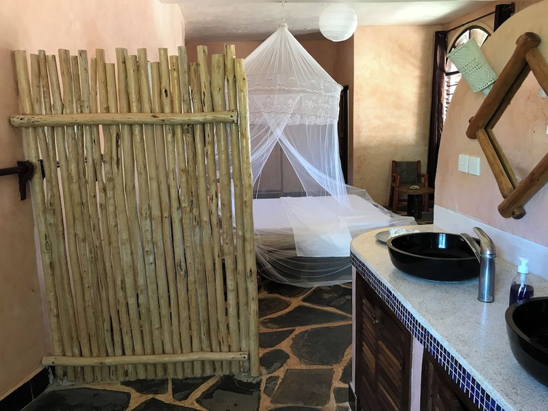 Room in Guest Room - Dolphin Suite 40 m2 in Villa 560 m2, Indian Ocean View, Shimoni, Kenya