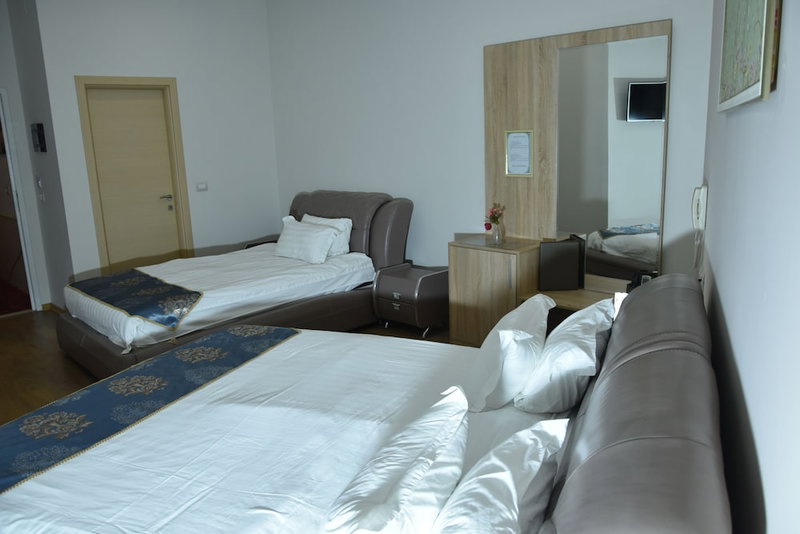 Park Hotel, Kashar, Albania