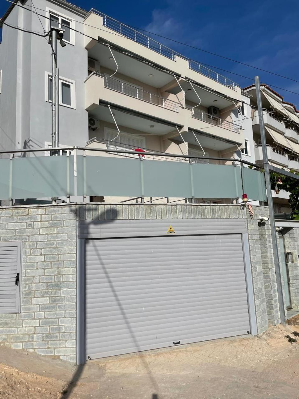 SeaSide Apartments, Albania