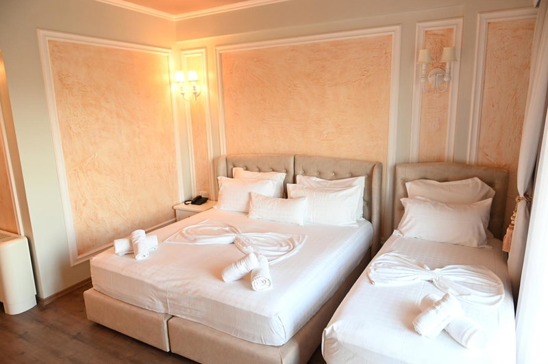 Hotel Onufri, Golem, Albania