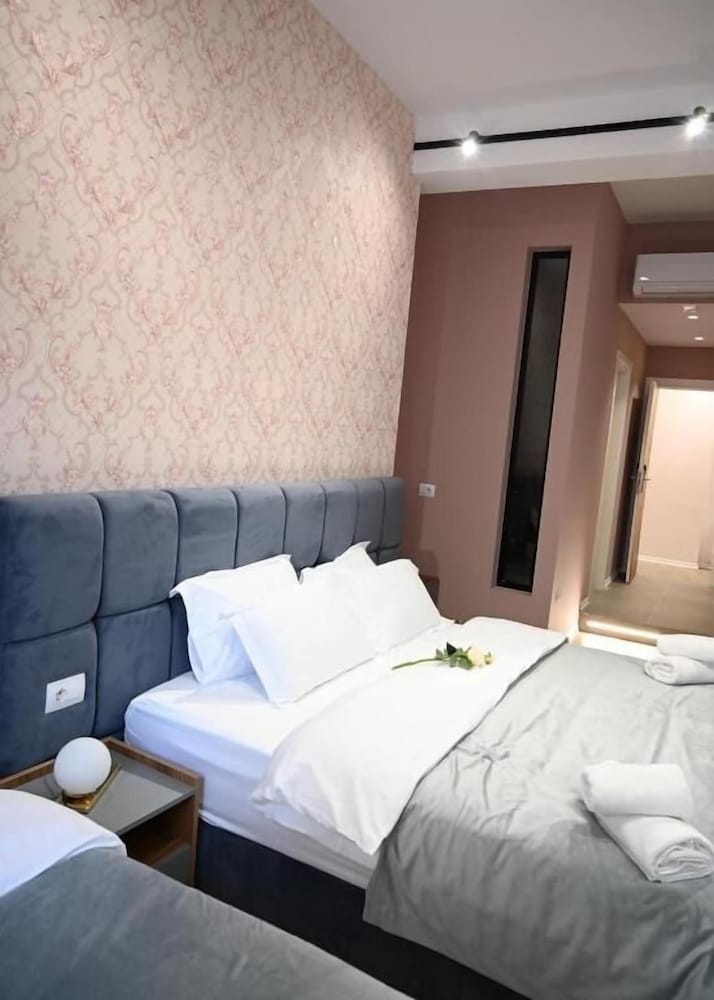 Hotel · Hotel La Rosa, Kashar