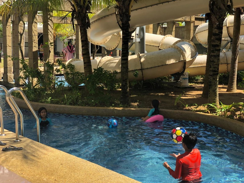 Swiss Garden Residence Pool Sea view Beach Resort LUXURY apartment & FaMiLy SUITE, Kuantan, Malaysia
