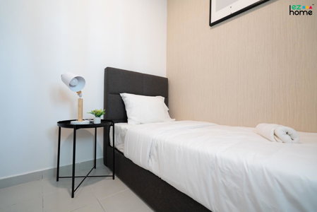 Ezhome Mesahill, Nilai, Malaysia