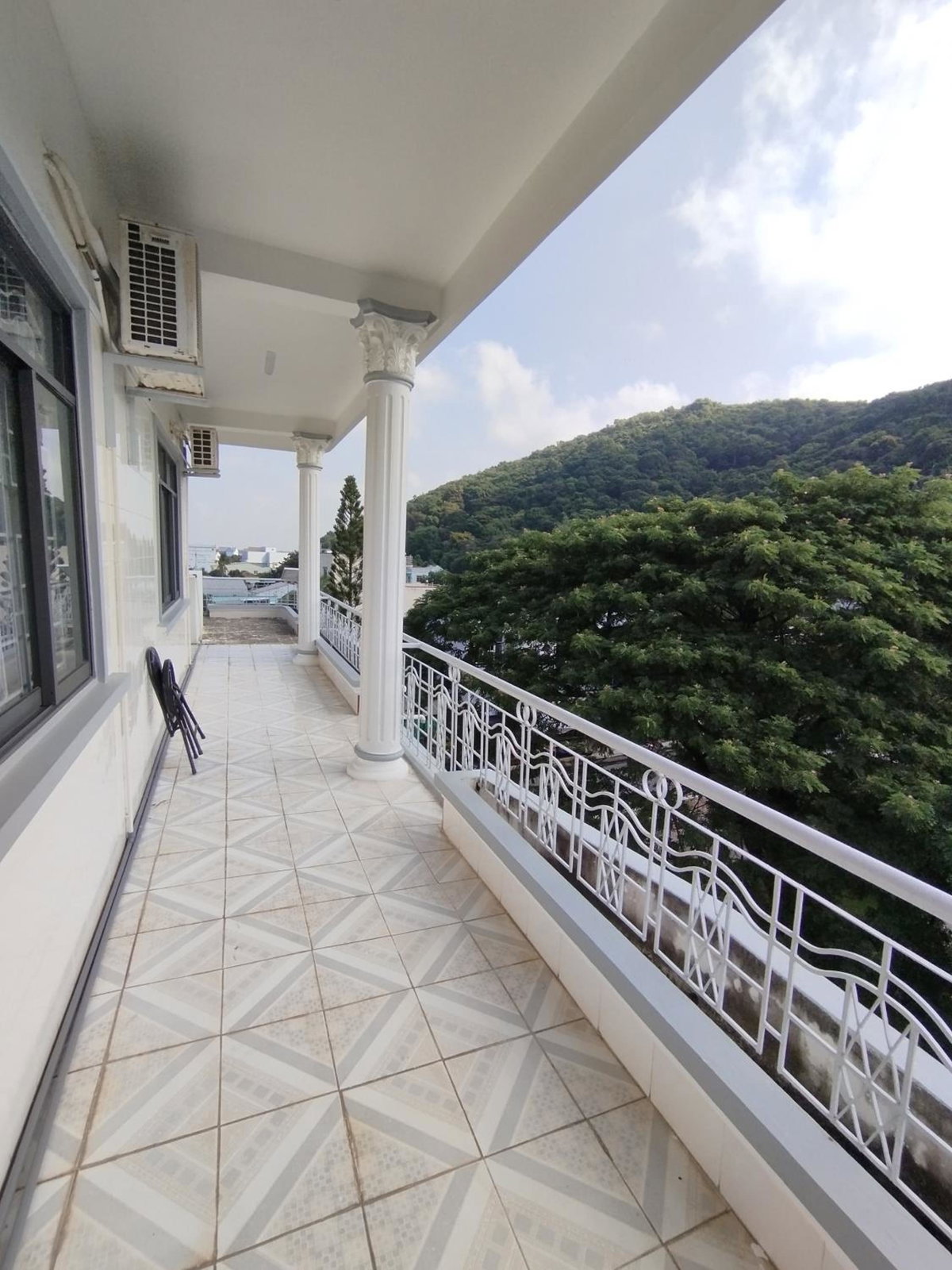 Nhà Nghỉ SAO MAI, Việt Nam